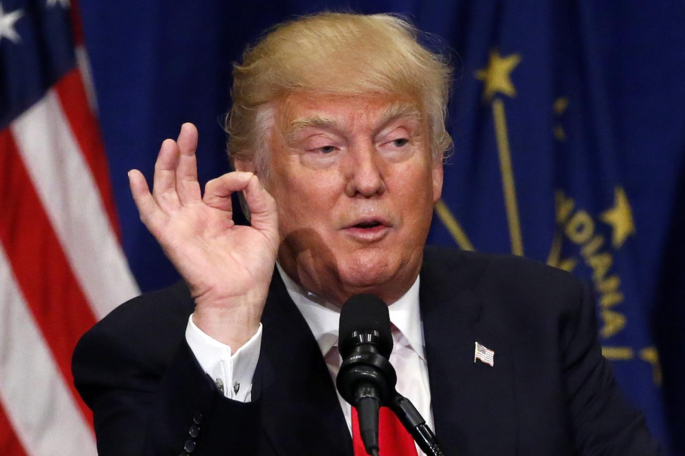 Trump, ABD bayrağına basmayan İranlı protestocuları övdü Trump, ABD bayrağına basmayan İranlı protestocuları övdü